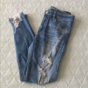 American Eagle Distressed Hi-Rise Jegging